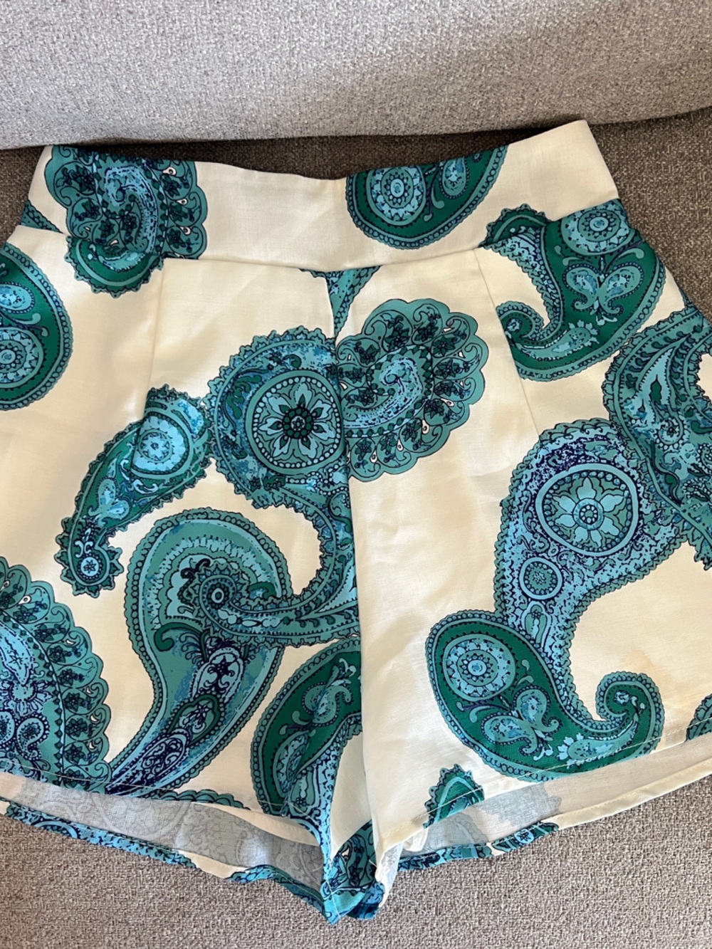 Cream High Waisted Shorts w/ Teal & Aqua Paisley Print ~ size small & lined
